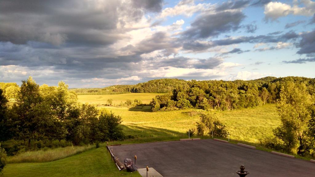 The Meier Inn, A Country Bed & Breakfast Boyceville Екстериор снимка